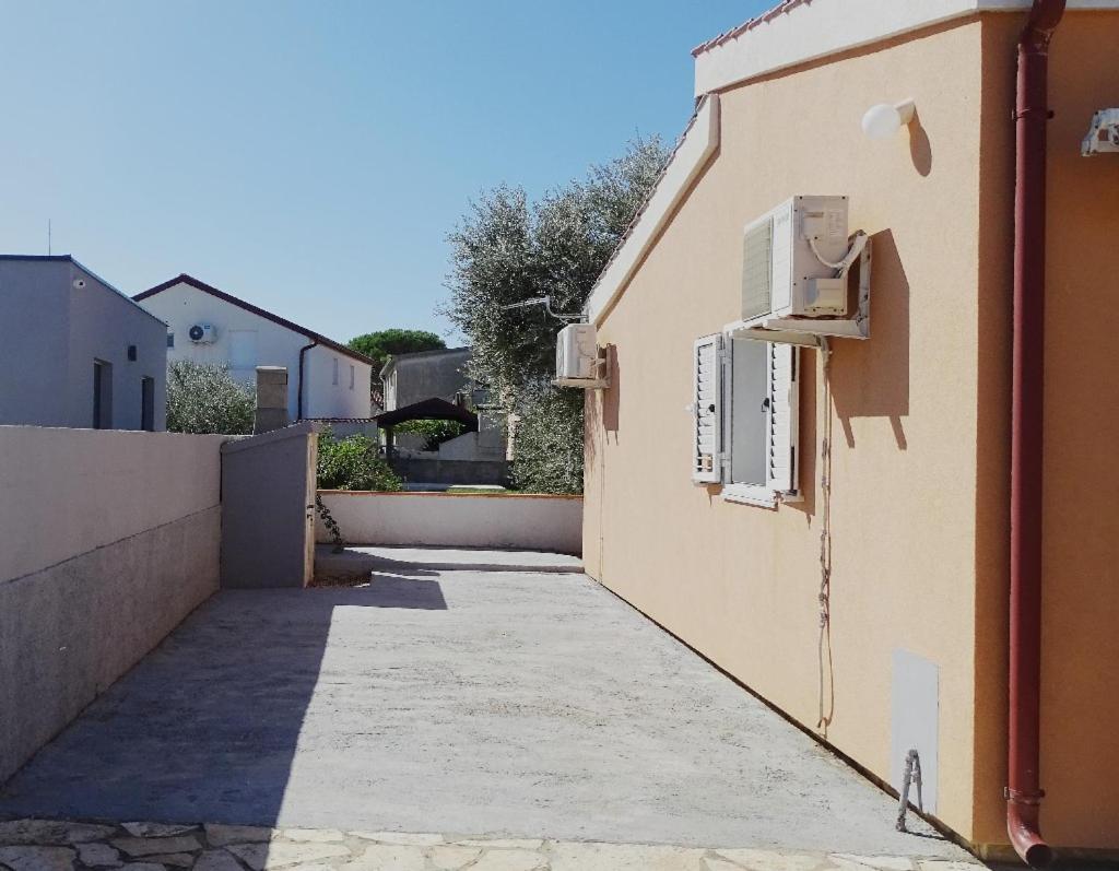 Studio Apartman I Mali Apartman Vir Εξωτερικό φωτογραφία