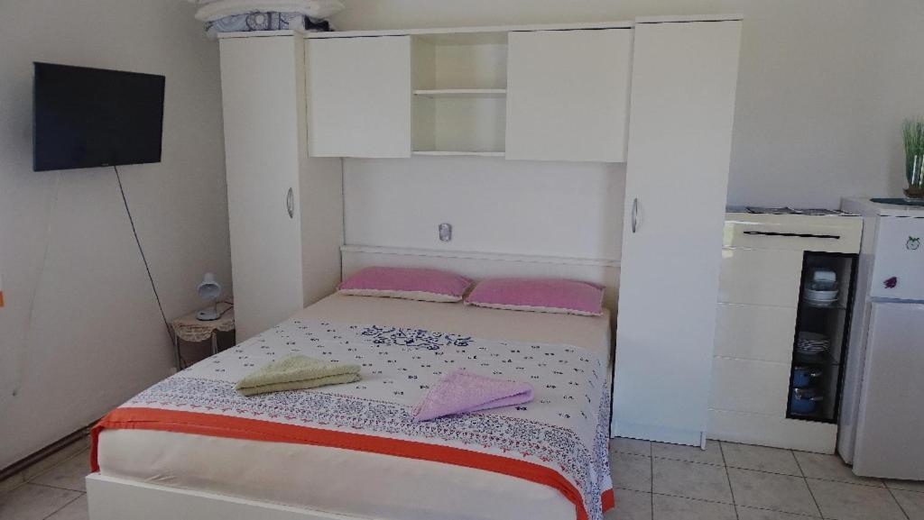 Studio Apartman I Mali Apartman Vir Εξωτερικό φωτογραφία