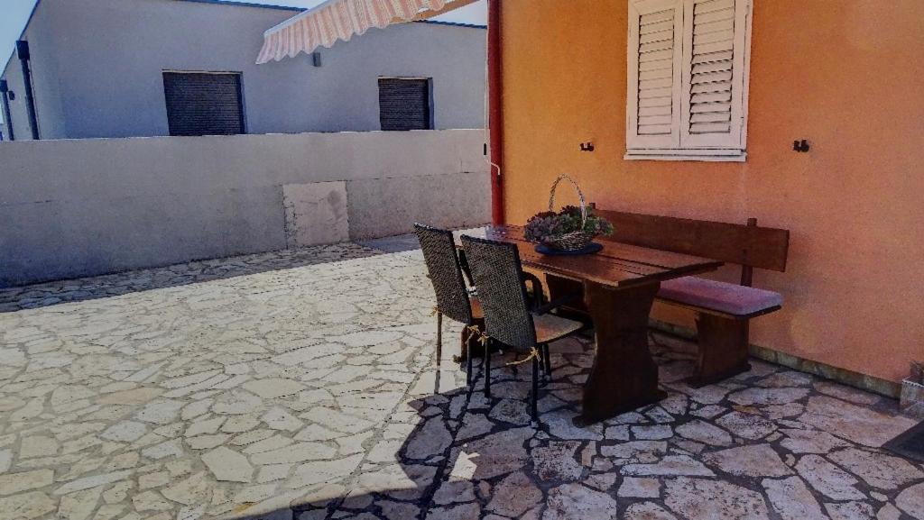 Studio Apartman I Mali Apartman Vir Εξωτερικό φωτογραφία