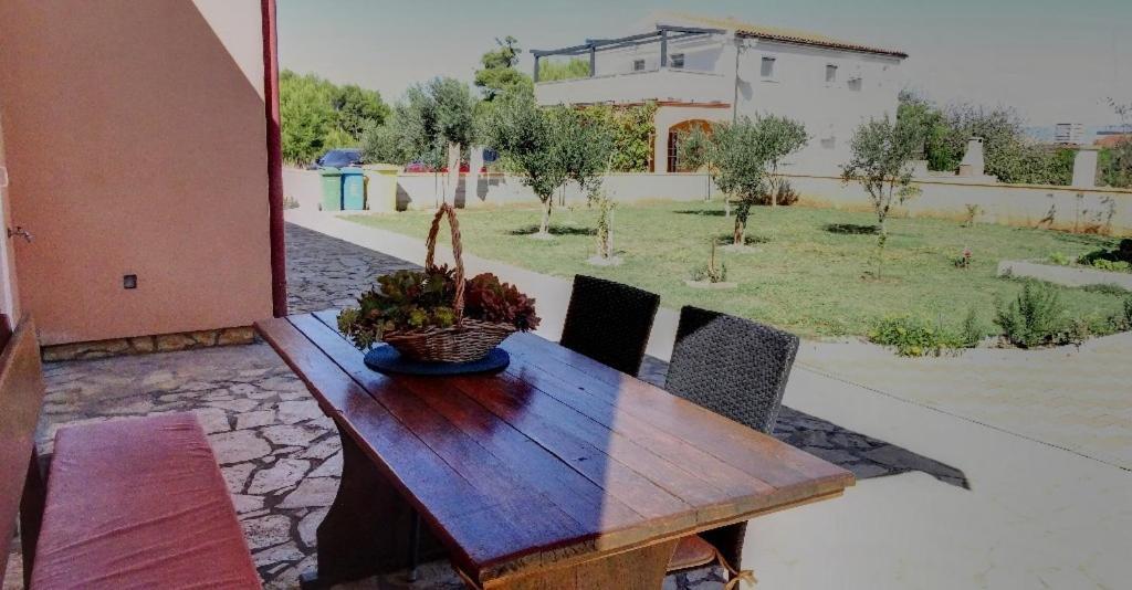Studio Apartman I Mali Apartman Vir Εξωτερικό φωτογραφία